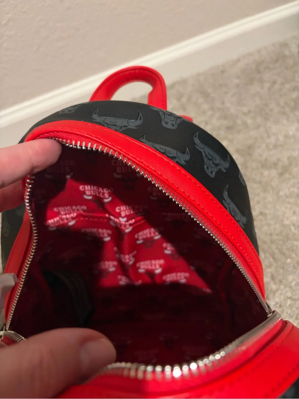 Loungefly Chicago Bulls Mini Backpack - Black & Red